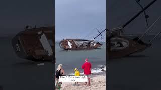 Сильный шторм на Ибице и Форментере выбросил на берег все яхты и катера.Местные жители не в восторге