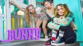 Ponpon kızlar kapının önündeki kızı bulduğunda ne yaptı? Gençlik dizisi Önlenemez Diana