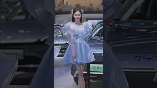 #上海车展 #车展现场 #优雅气质 #长腿姐姐 @小龙鼠 #甜美穿搭