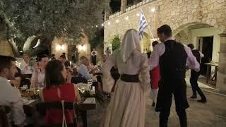 Cretan traditional music by atempo music band with dance show-1