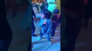 Kid dancing to Yally - Party Party | Zoolander meme