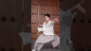 静如山岳，动如江河，一动无有不动，一静无有不静。#太极#武术#功夫#太极拳