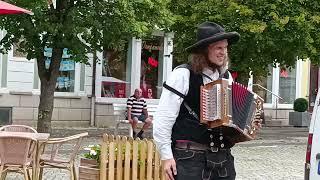 Fordere niemand mein Schicksal zu hören - Philipp Hoffmann Harmonika - Straßenmusik Hildburghausen