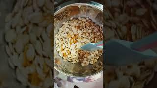 Roasted pumpkin seeds! #recipe #halloween #pumpkin #homemade #homemaker #diy #housewife