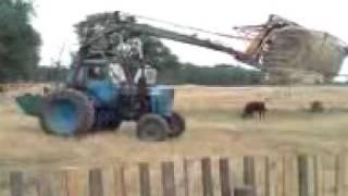 Tractor in Russia! MTZ [Трактор-Стогомёт. МТЗ-80]