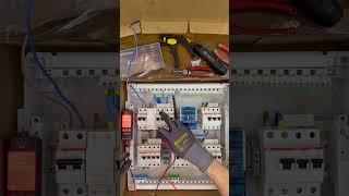 Проверяем собранный эл.щит для однокомнатной квартиры. #electrician #abb #zubr