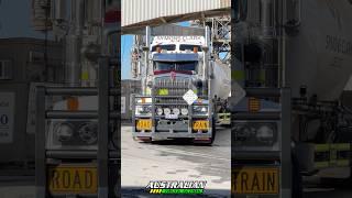 Kenworth T909 AB Triple road train turning out!