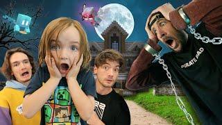 NiKO inside a HAUNTED HOUSE!! Survival with Dad and Friends! Nikos Minecraft Graduation Party part 1