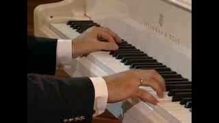 "The Flowers Waltz" | music by P.Tchaikovsky | arrangement & performance by Karen Kornienko