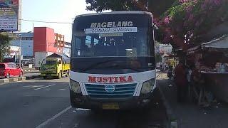 bus mustika non AC jurusan semarang - magelang - yogyakarta.