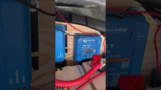 Victron Energy Smart Shunt, Orion XS, MPPT Solar Charge Controller on Jeep Wrangler Mobile solar