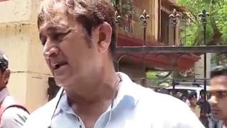 Mahesh Manjrekar At Reema Lagoo Funeral | Rema Lagoo Death | Exclusive Video | LynkusTV