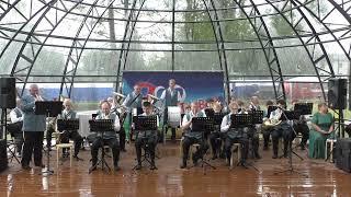 "В городском саду играет духовой оркестр..." / Духовой оркестр Тихвинской ДШИ