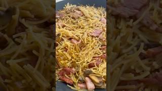 Fideos con lomo y champiñones 