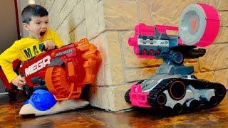 NERF DRONE устроил охоту на Дениса и Маму