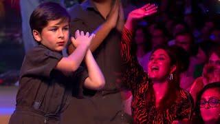 Taimur First Performance | Kareena Kapoor and Saif Ali Khan Very Happy To See Son