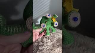 Вязаная игрушка крючком. Зелёный монстр. Игрушку можно купить.