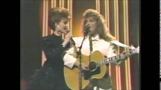 The Judds "Rockin' to the Rhythm of the Rain" 1988