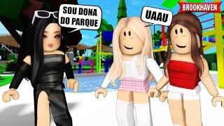 A MENINA FINGIA SER A DONA DO PARQUE AQUÁTICO | Historinhas Brookhaven RP | Roblox