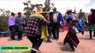 bailando huayno de la  sierra  piurana (Perú)