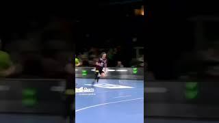 HANDBALL.  Super amazing twisted throw 3