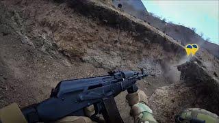 The Wildest Close-Combat Battle 3 VS 11: Russia Attacks Ukraine's Trench