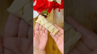 Easy samosa folding method for beginners! #viralvideo#tranding#samosa#recipe Please rate 1-10🫶