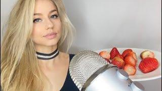 АСМР ИТИНГ КЛУБНИКА СО СЛИВКАМИ/БОЛТАЛКА/БЛИЗКИЙ ШЁПОТ/АСТРОЛОГИЯ/ASMR EATING STRAWBERRY/MUKBANG