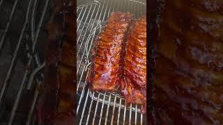 Свиные ребрышки в глазури на угольном гриле Weber