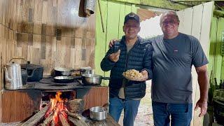 Parte 06 -café de manhã muito diferente dos dias de hoje virado com torresmo ovos caipira e farinha…