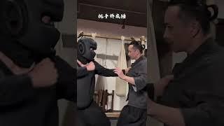 Wing Chun Skills When someone grabs your clothes #wingchun #vingtsun #kungfu #selfdefense #詠春拳 #詠春