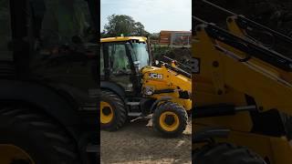 Manoeuvrability of the JCB 3CX Backhoe Loader