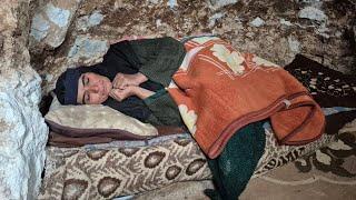 Grandmother tolerance in heavy rain: baking bread without tools