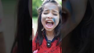 Maa ne banaya apni beti ke liye chappal 
