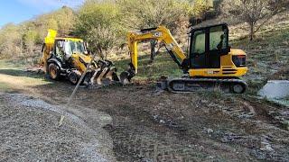 AM MONTAT PICONUL PE BULDOEXCAVATOR JCB 3CX,