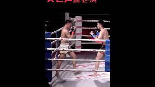 神级反应！周佳龙完美无伤换拳#昆仑决  #擂台  #搏击  #格斗