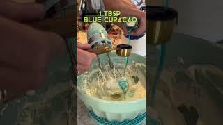 This Margarita Pretzel Dip is a must have for next get together!! #tastyvittles #margarita #partydip