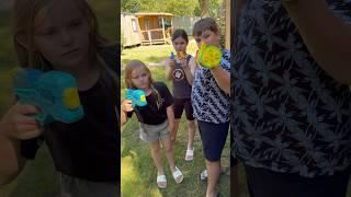 Wasserpistolen Duell: Saskia  Mia und Geschwister ‍️