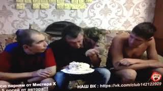 С канала "Люди и деньги TV" Ромаха ебашит Маяковского за косяк