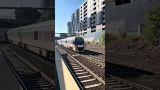 V/Line VL27 Arriving at Footscray Station to Melton #vline #vlocity #trains #train #footscray