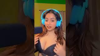 Hot girl showing boobs #viralvideo #InstaVideo #downblouse #nipslip #hot