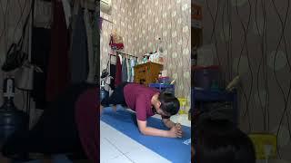 apa itu yang ngintip?? #shorts #pushups #olahraga