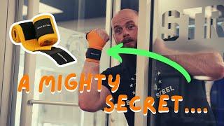 How to properly wrap your MIGHTY wrist wraps for Bench Press and Overhead Press
