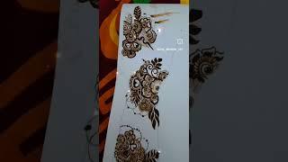 Zoya mehndi art