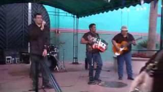 ernie martinez y conjunto larado