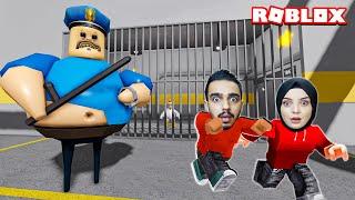 GÖBEKLİ GARDİYANDAN KAÇTIK !!  Roblox BARRY'S PRISON RUN