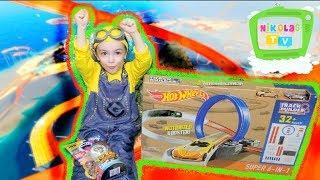 Minion Nikolas  Play Surprise Hot Wheels Track Toy / UNBOXING: Kid Playing  / Track Builder System