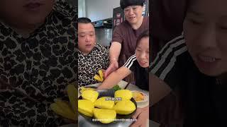 蠢老公以為是土豆，其實錯過的是烤鴨，他吃不到後氣哭了