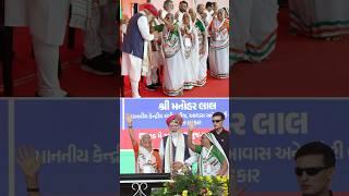 PM Modi receives blessings from Veeranganas of the 1971 Indo-Pak war | #shorts