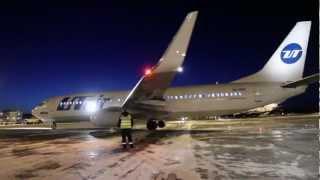 UTair B737 VQ-BQS taxiing in KJA / UNKL apron